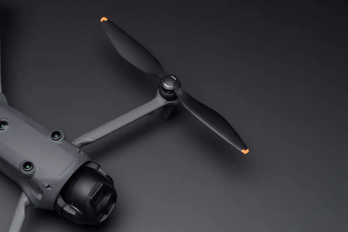 خرید ملخ اورجینال کوادکوپتر دی جی آی مویک ۴ پرو کمبو قیمت بلید و پره پهپاد DJI Mavic 4 Pro Combo