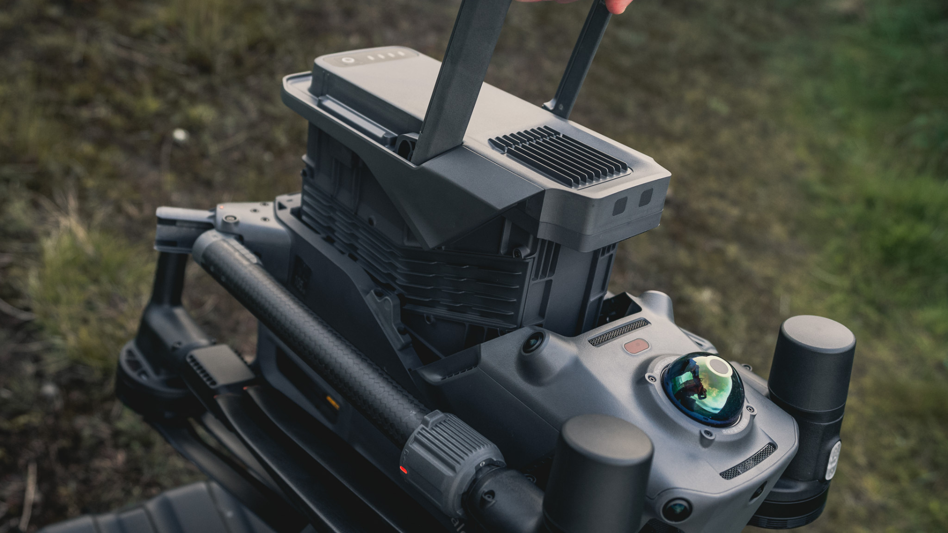 DJI-BS100-field